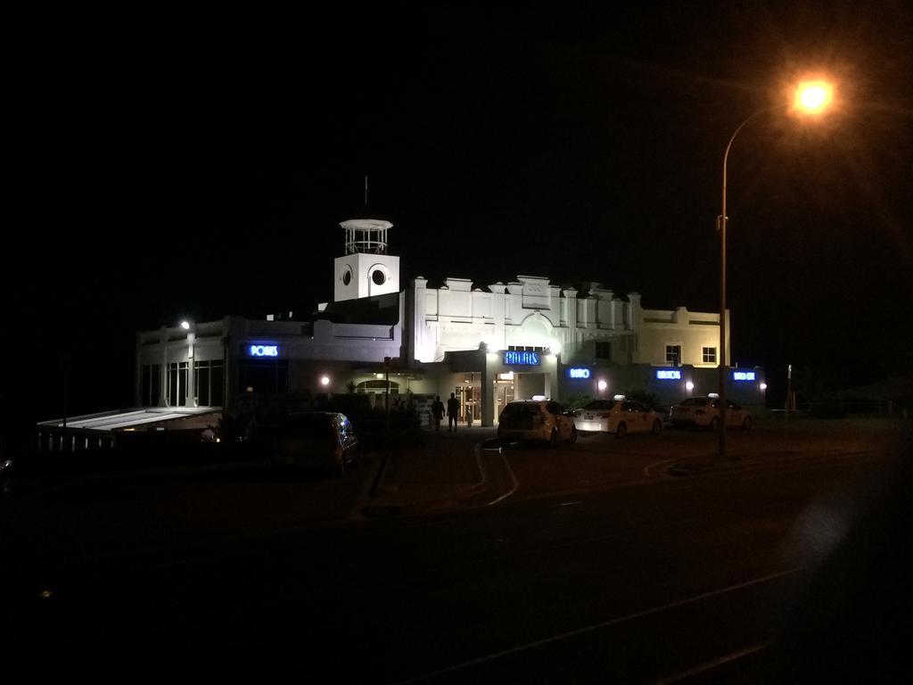 Adelaide - Semaphore Beach Front المظهر الخارجي الصورة