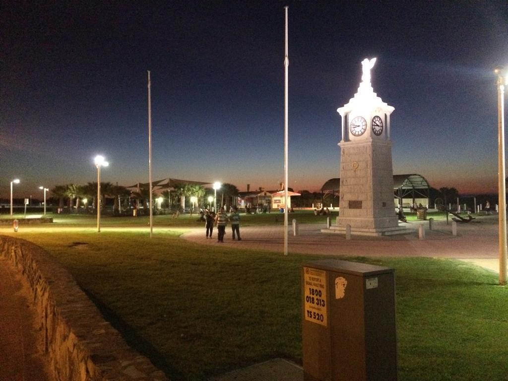 Adelaide - Semaphore Beach Front المظهر الخارجي الصورة