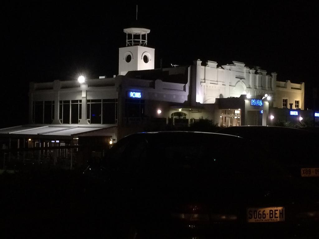 Adelaide - Semaphore Beach Front المظهر الخارجي الصورة